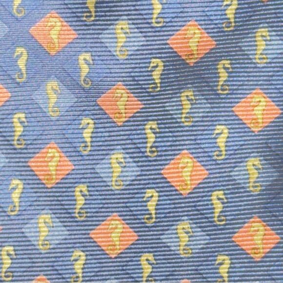 Tommy Hilfiger silk Elegant Blue and peach seahorse Patterned Tie 62” x 4” - Picture 2 of 6